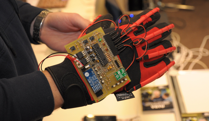Student's invention can lead to a revolution in communication with deaf people
